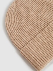 Reiss Camel Chaise Merino Wool Ribbed Beanie Hat - Image 5 of 5