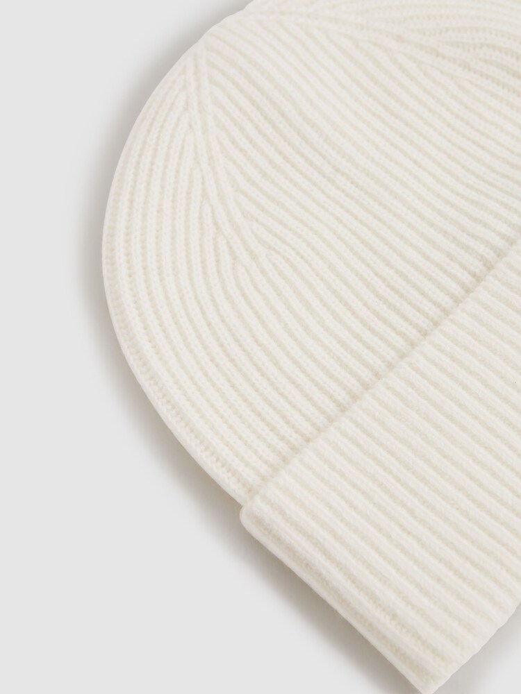 Reiss Ecru Chaise Merino Wool Ribbed Beanie Hat - Image 2 of 4