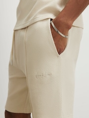 River Island Slim Fit Interlock T-Shirt & Joggers Set - Immagine 3 di 4