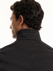 Reiss Black Hybrid Gilet Reiss | Castore Hybrid Quilted Gilet - Image 5 of 11