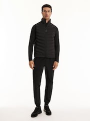 Reiss Black Hybrid Gilet Reiss | Castore Hybrid Quilted Gilet - Image 6 of 11