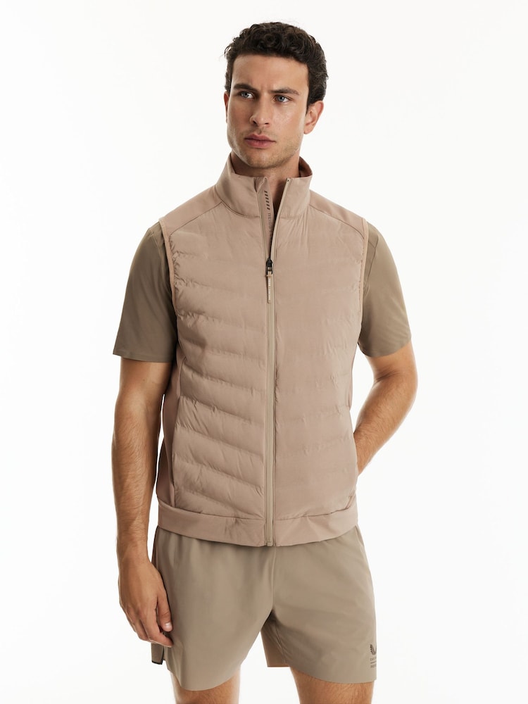 beige - Reiss Hybrid Gilet Reiss | Castore Hybrid Quilted Gilet - 10суретінің 1 суреті beige - Reiss Hybrid Gilet Reiss | Castore Hybrid Quilted Gilet - 10суретінің 1 суреті