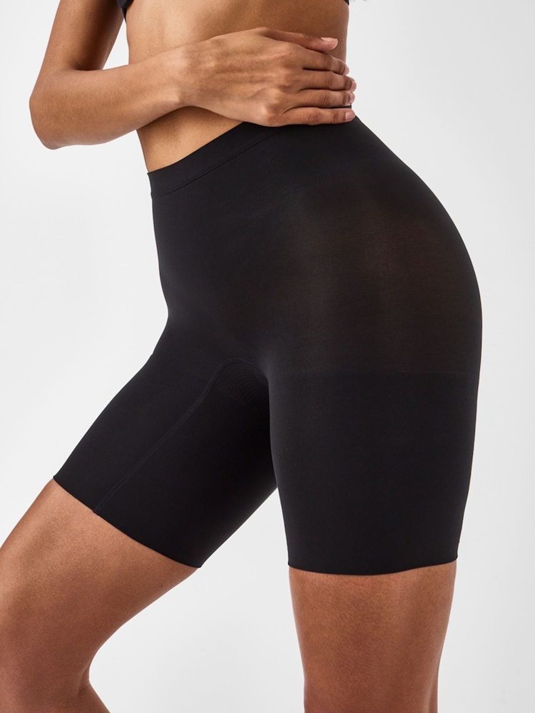 SPANXsculpt™ Seamless Power Mid-Thigh Shorts - Image 4 of 5