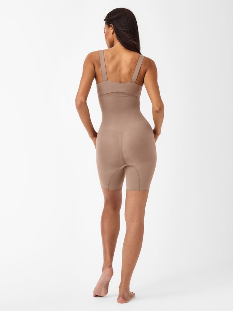 SPANXsculpt™ Seamless Power High-Waisted Mid-Thigh Shorts - Image 2 of 6