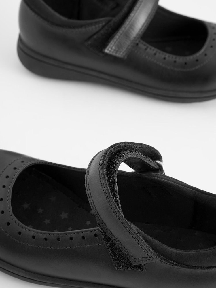 Matirano črni - Šolski usnjeni čevlji Mary Jane z brogue detajlom - Slika 4 iz 4 Matirano črni - Šolski usnjeni čevlji Mary Jane z brogue detajlom - Slika 4 iz 4