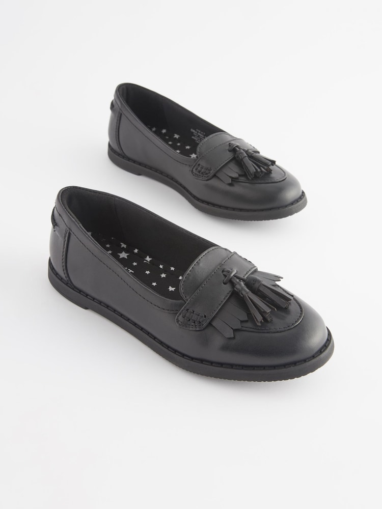 Mattschwarz - Quastenslipper aus Leder für die Schule - Bild 1 von 6 Mattschwarz - Quastenslipper aus Leder für die Schule - Bild 1 von 6
