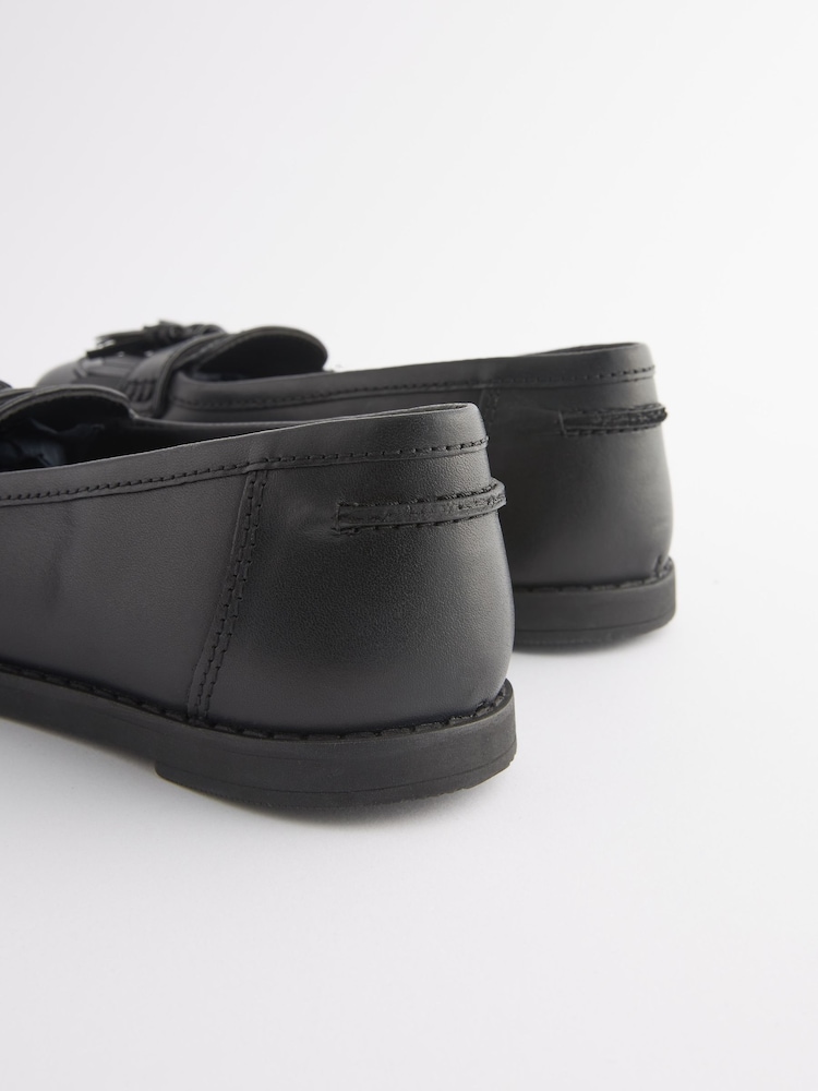 Mattschwarz - Quastenslipper aus Leder für die Schule - Bild 6 von 6 Mattschwarz - Quastenslipper aus Leder für die Schule - Bild 6 von 6
