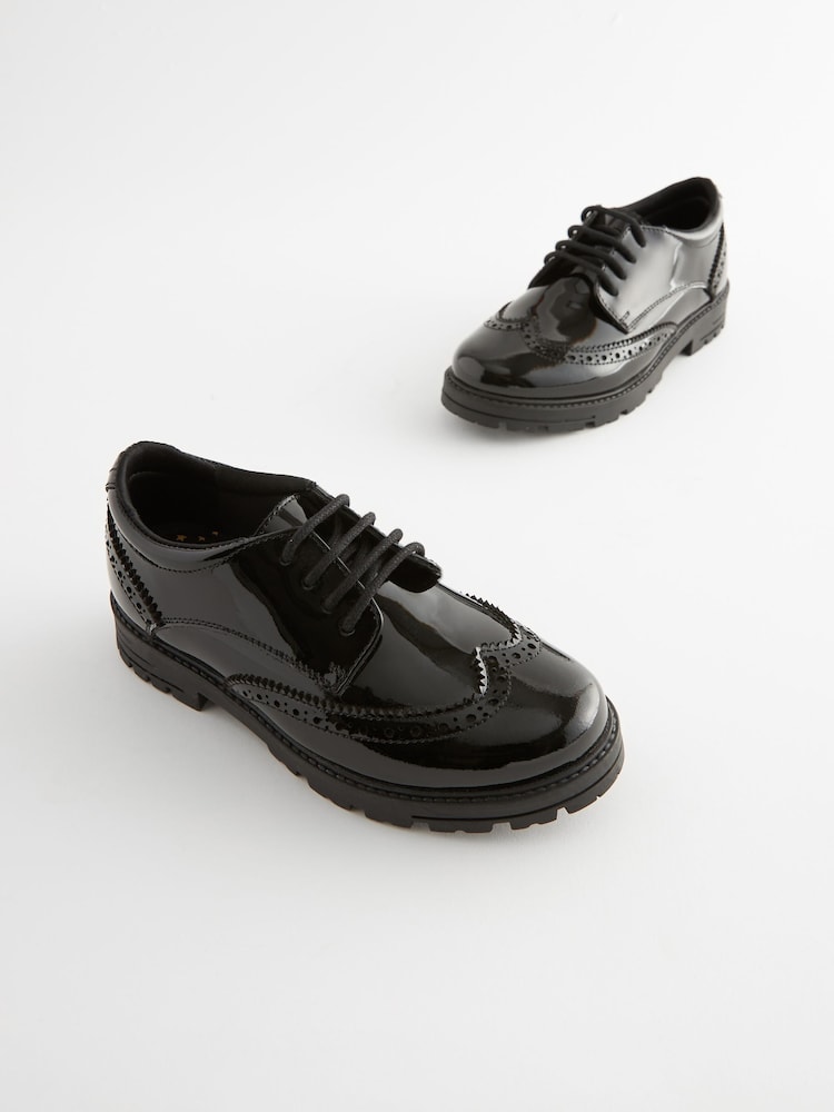 Črn patent - Šolski usnjeni brogues z vezalkami in debelim podplatom - Slika 1 iz 6 Črn patent - Šolski usnjeni brogues z vezalkami in debelim podplatom - Slika 1 iz 6