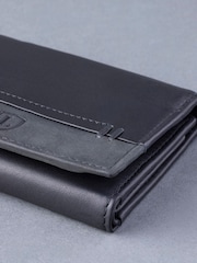 أسود - محفظة جلد بطيَّة ثلاثية من Lakeland Leather - صورة 5 من 5