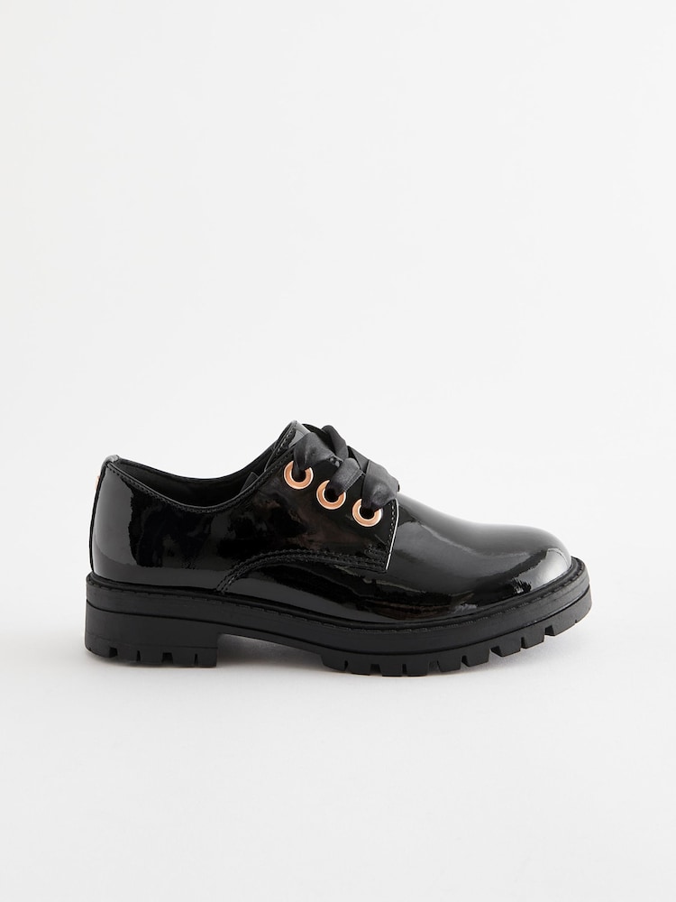 Schwarzes Lackleder - Geschnürte Schulschuhe mit Ösen, Roségold - Bild 2 von 6 Schwarzes Lackleder - Geschnürte Schulschuhe mit Ösen, Roségold - Bild 2 von 6