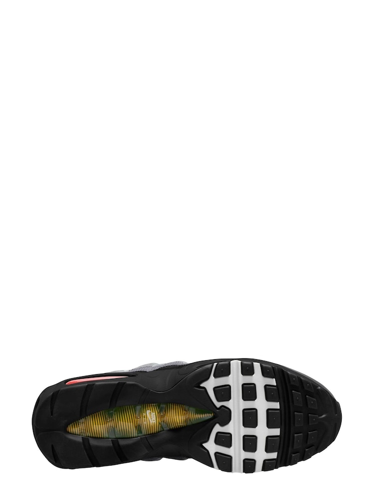 Nike Black/Red Air Max 95 Trainers - Image 3 of 3