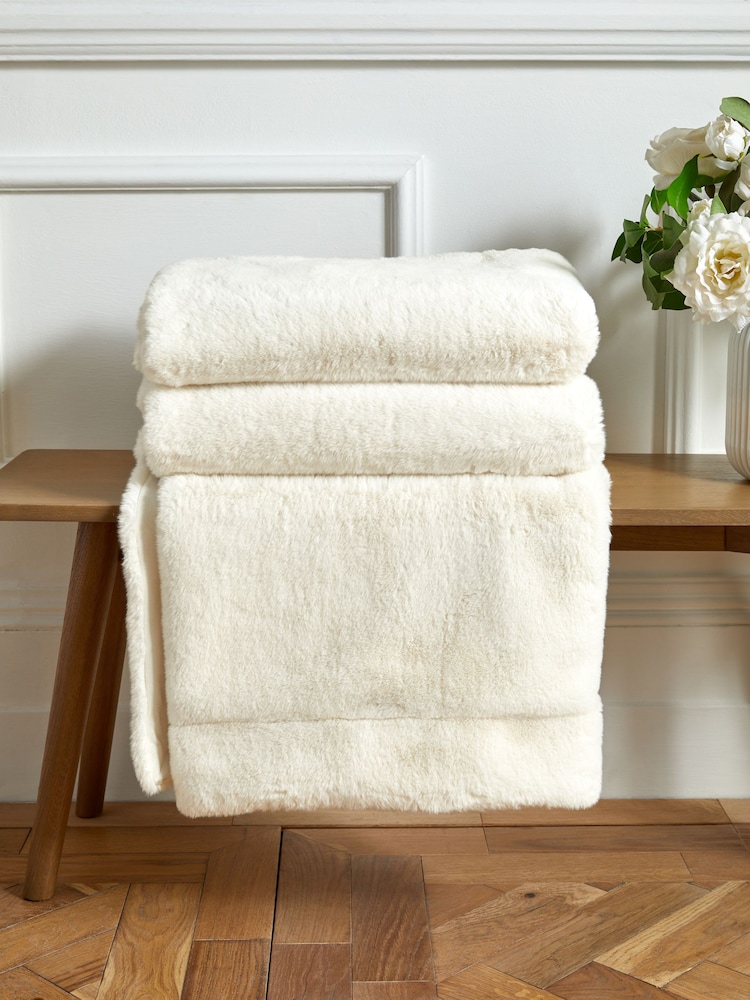 Soft To Touch Plush Faux Fur Throw - Image 3 of 4