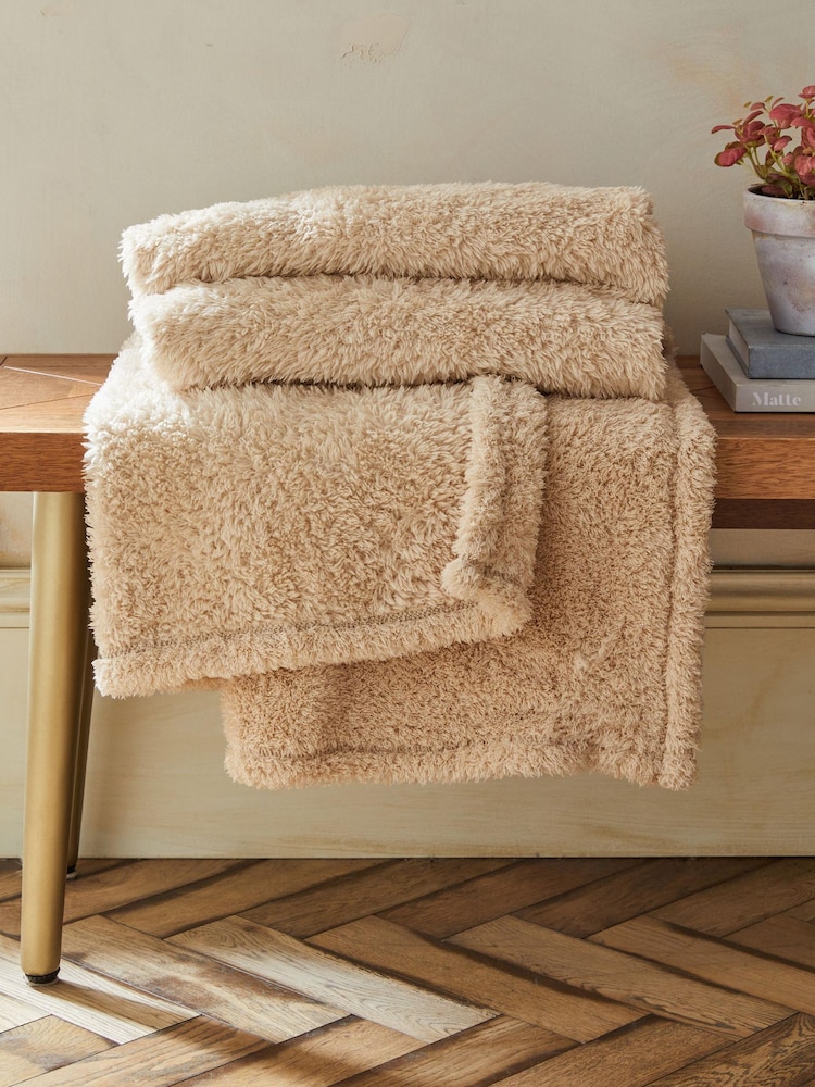 Natural Snuggle Teddy Fleece Throw - Image 5 of 5
