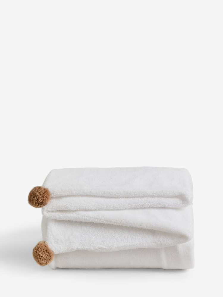 Natural Hamish The Highland Cow Applique Fleece Throw - Image 5 of 5