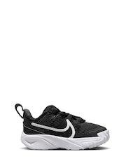 Nike Black/White Infant Star Runner 4 Trainers - Image 3 of 9