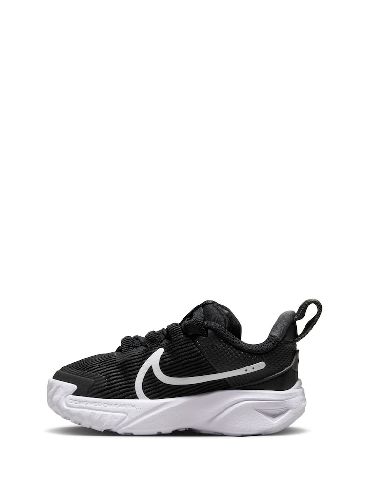 Nike Black/White Infant Star Runner 4 Trainers - Image 4 of 9