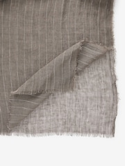 Серый - 100% Linen Lightweight Scarf Cover-Up With Sparkle - Image 6 of 7