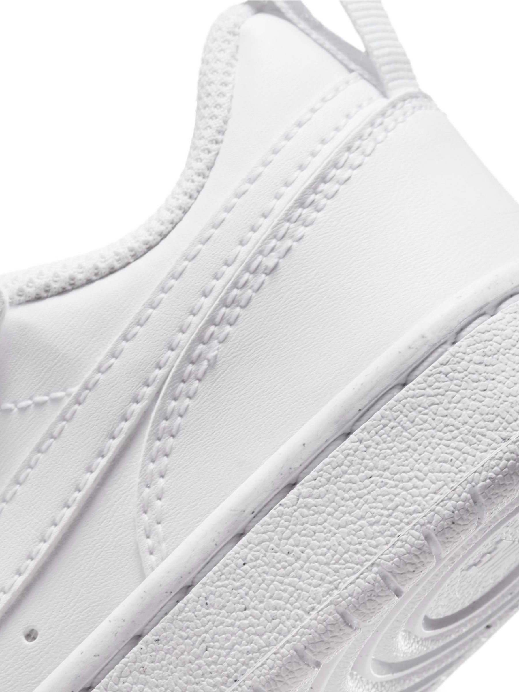 white nike jordans junior