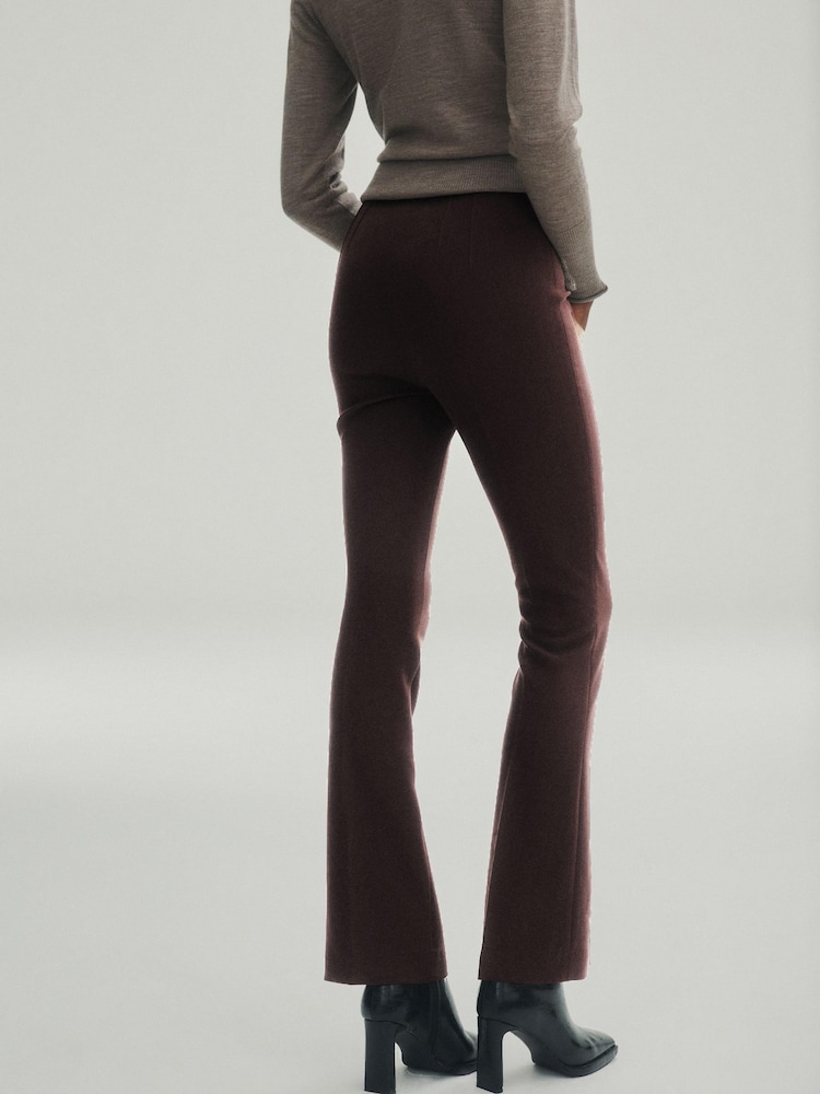 Schokoladenbraun - Straight-Leg-Hose mit Faltendesign - Bild 2 von 5 Schokoladenbraun - Straight-Leg-Hose mit Faltendesign - Bild 2 von 5
