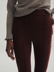 Schokoladenbraun - Straight-Leg-Hose mit Faltendesign - Bild 3 von 5
