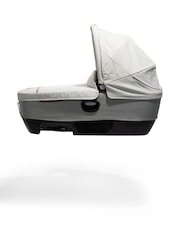 Joie Cream Calmi R129 Carry Cot - Image 3 of 9