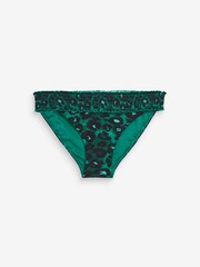 Leoparden-Print, grün - Gesmokte Bikinihose mit hohem Beinausschnitt - Bild 5 von 6