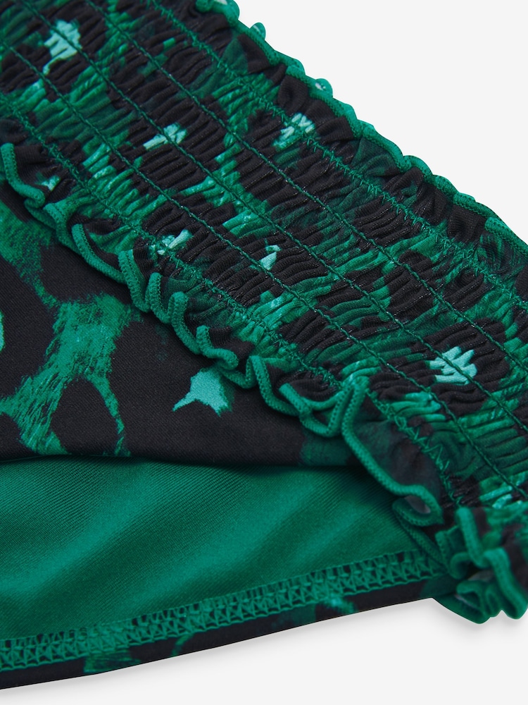 Leoparden-Print, grün - Gesmokte Bikinihose mit hohem Beinausschnitt - Bild 6 von 6