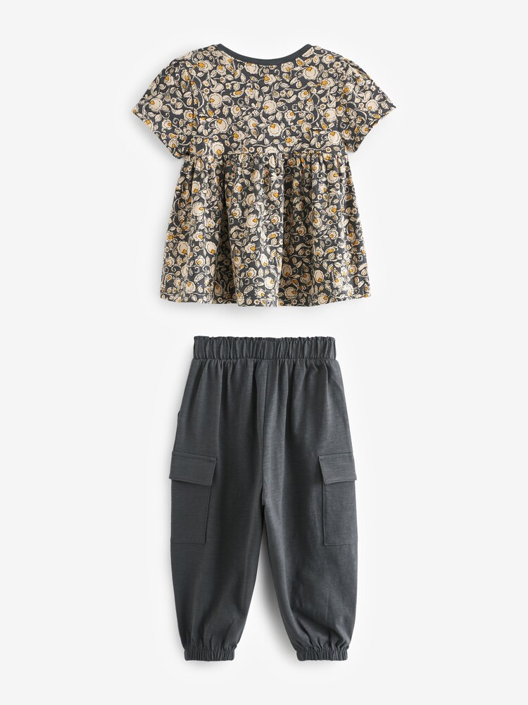 Noir/blanc à petites fleurs - Ensemble 2 pièces haut à manches courtes et pantalon cargo (3 mois-7 ans) - Image 3 of 6