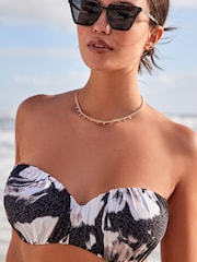 Monochrom Animal/geblümt - Figurformendes, gerafftes Bandeau-Bikinioberteil mit Drahtelement - Bild 1 von 6