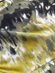 Knüpfbatik, Grün - Bikinihose mit hohem Beinausschnitt - Bild 5 von 6