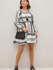 Weiß/Schwarz, Strand - Kurzes Kaftan-Sommerkleid aus Jacquard - Bild 2 von 5