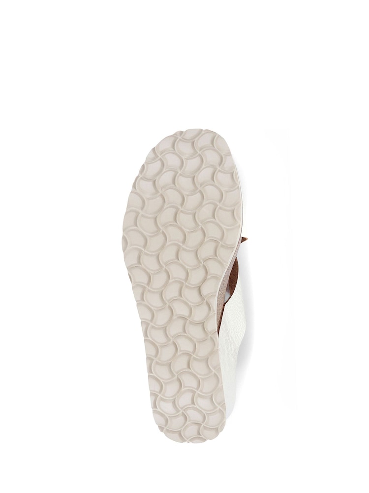 ذهبي - صندل جلد Tansey من Jones Bootmaker - Image 6 of 6