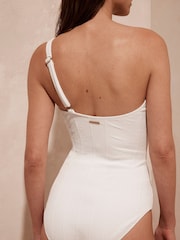 Blanc texturé - Maillot de bain Mint Velvet texturé contrôle du ventre à une épaule - Image 6 of 9