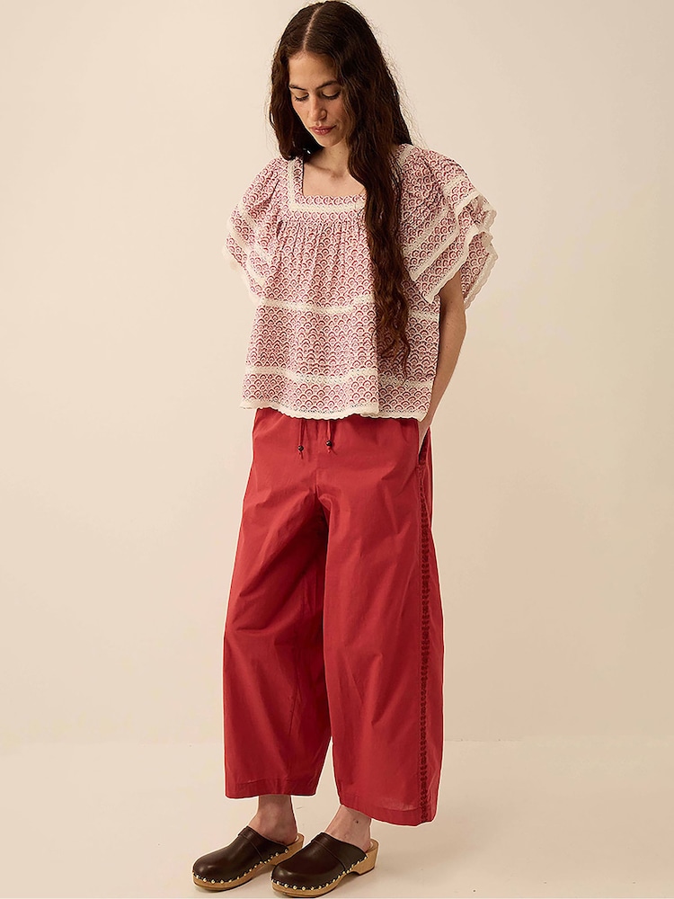Pantalones barrel relajados de algodón texturizado con bordados Irina de East - Imagen 1 de 5 Pantalones barrel relajados de algodón texturizado con bordados Irina de East - Imagen 1 de 5
