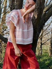 Top con encaje floral estampado a mano de East Alina - Imagen 5 de 5