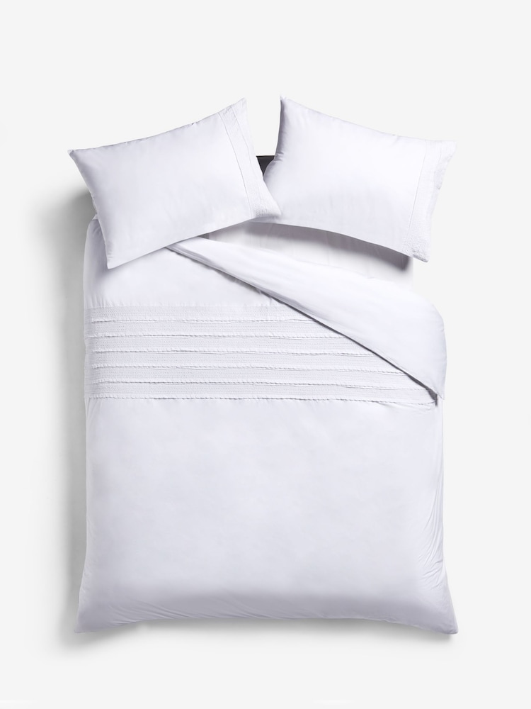 Shabby Chic by Rachel Ashwell® White Crochet 200 Thread Count Duvet Cover and Pillowcase Set - Image 4 of 4