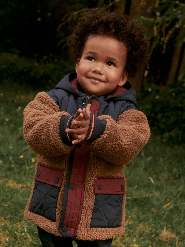 Blockfarben, Braun - Jacke aus Teddyfleece (3 Monate bis 7 Jahre) - Bild 1 von 8 Blockfarben, Braun - Jacke aus Teddyfleece (3 Monate bis 7 Jahre) - Bild 1 von 8