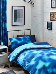 Navy Blue Ombre Print Duvet Cover and Pillowcase Set - Image 2 of 7