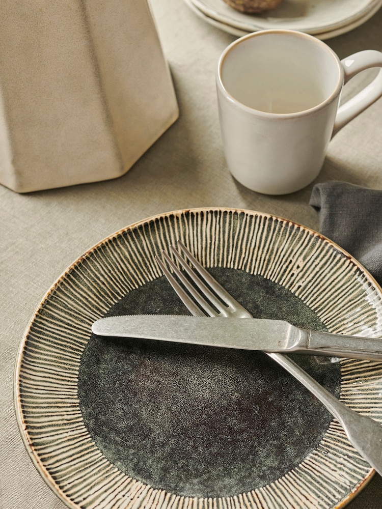 Dutch Rose Dark Green Set of 4 Dinner Plates Set of 4 Dinner Plates - Image 4 of 4 Dutch Rose Dark Green Set of 4 Dinner Plates Set of 4 Dinner Plates - Image 4 of 4