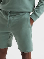 Reiss Fern Green Henry Garment Dye Jersey Shorts - Image 4 of 5