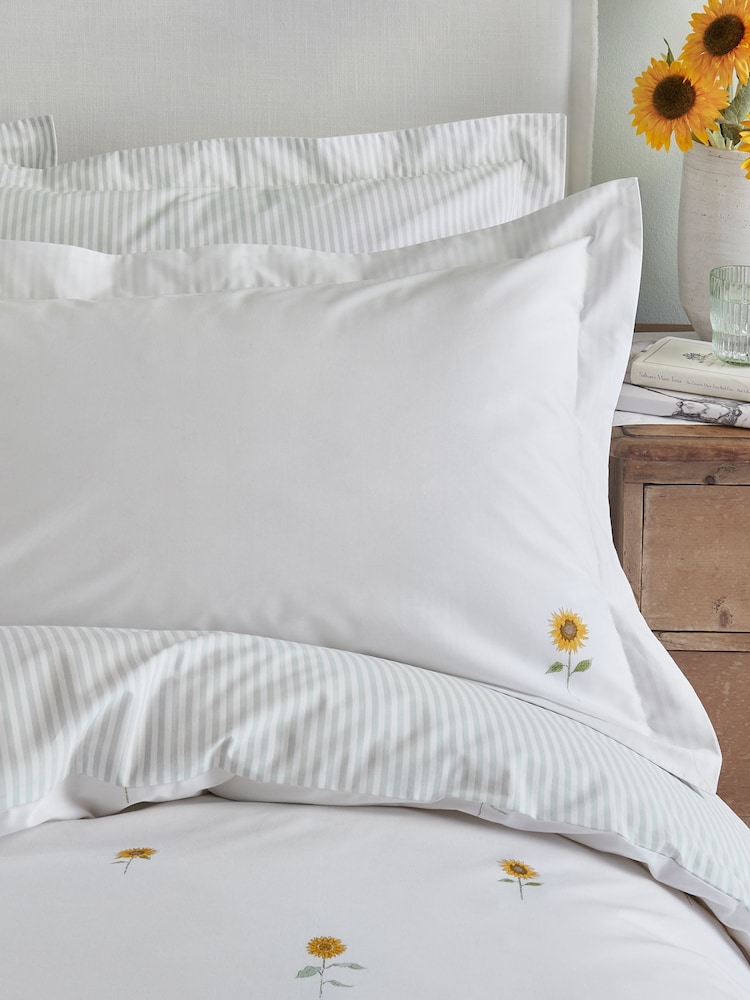 Sophie Allport Set of 2 White Sunflowers 100% Cotton Pillowcases - Image 1 of 3