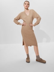 Kamelbraun - Pulloverkleid aus Rippstrick mit V-Ausschnitt - Bild 2 von 6
