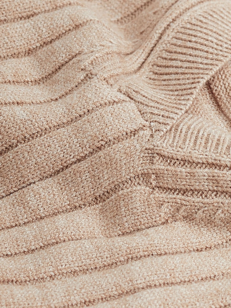 Kamelbraun - Pulloverkleid aus Rippstrick mit V-Ausschnitt - Bild 6 von 6