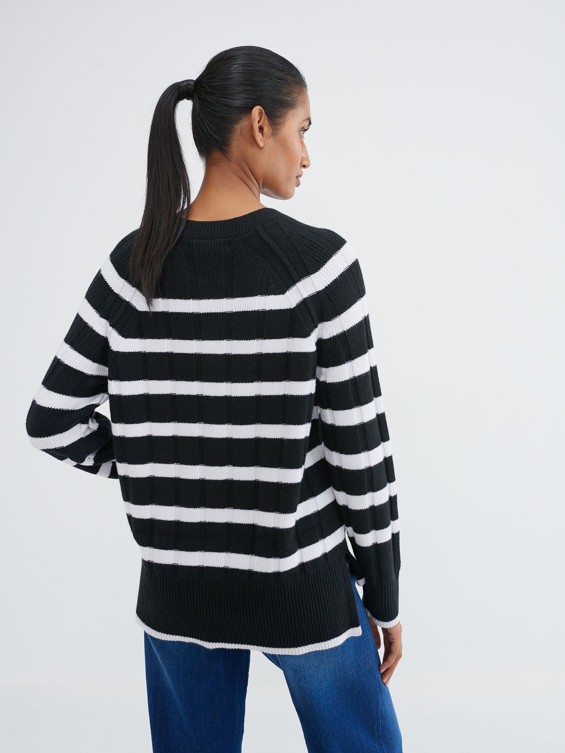 Jumper black and white outlet