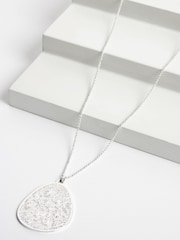 Silver Tone Filagree Floral Pendant Necklace - Image 3 of 4