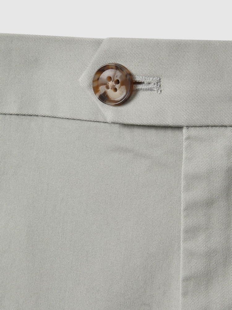 Pantalones cortos chinos de mezcla de algodón y corte moderno Wicket de Reiss - Imagen 6 de 6 Pantalones cortos chinos de mezcla de algodón y corte moderno Wicket de Reiss - Imagen 6 de 6