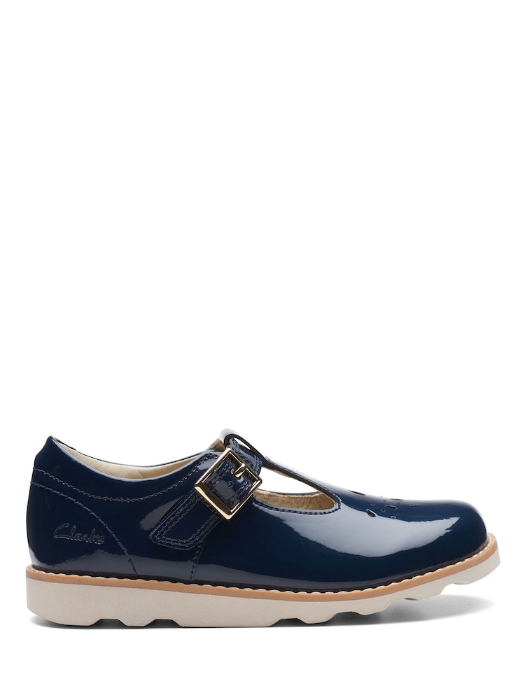 Zapatos de charol con estampado de corona de niño Multi Fit de Clarks - Imagen 1 de 7 Zapatos de charol con estampado de corona de niño Multi Fit de Clarks - Imagen 1 de 7