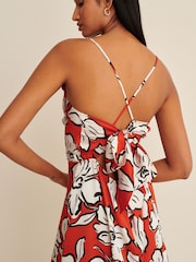 Rot mit floralem Muster - Midi-Trägerkleid mit Wasserfallausschnitt hinten - Bild 3 von 6