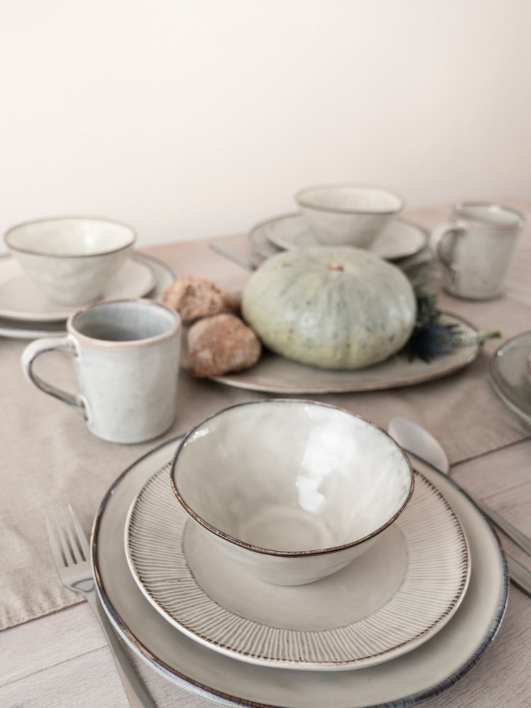 Dutch Rose Cream Set of 4 Dinner Plates 12 Piece Set with Pasta Bowls - Image 2 of 4