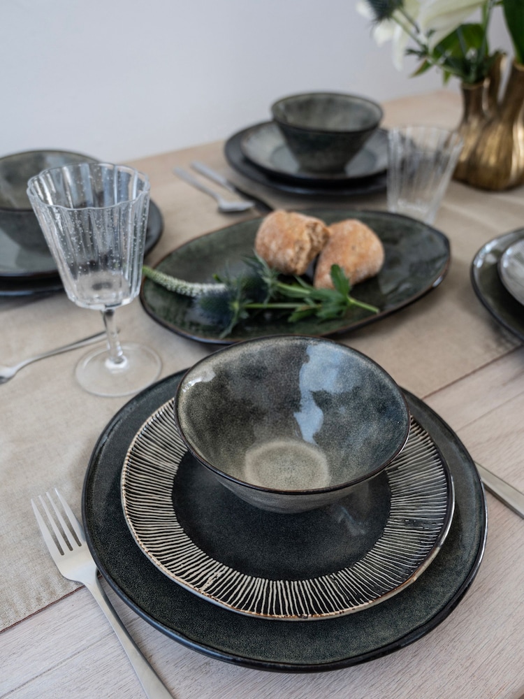 Dutch Rose Green Set of 4 Dinner Plates 12 Piece Set - Image 2 of 4 Dutch Rose Green Set of 4 Dinner Plates 12 Piece Set - Image 2 of 4